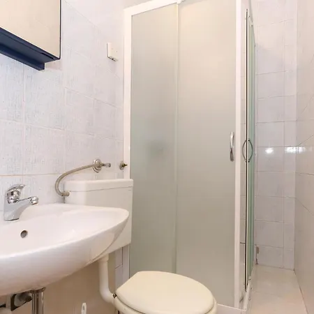 2 Bedroom Amazing In Stanici