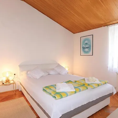 Apartment 2 Bedroom Amazing In Stanici *