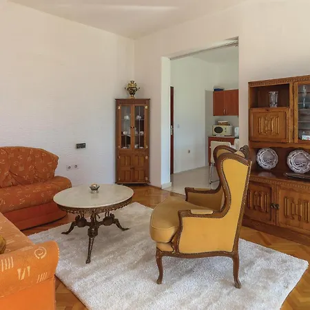 Apartment 2 Bedroom Amazing In Stanici *