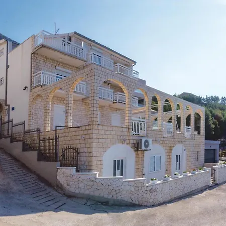 Apartment 2 Bedroom Amazing In Stanici Tice