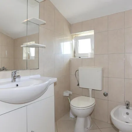 2 Bedroom Amazing In Stanici * Tice