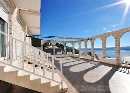 2 Bedroom Amazing In Stanici * Tice
