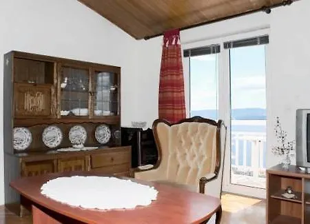 2 Bedroom Amazing In Stanici Apartment